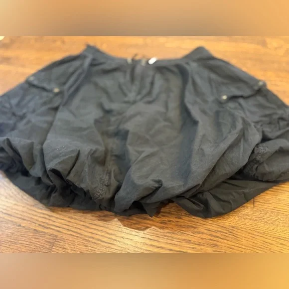 Pilcro by Anthropologie Black Bubble Mini Skirt with Pocket Size 8 Medium
